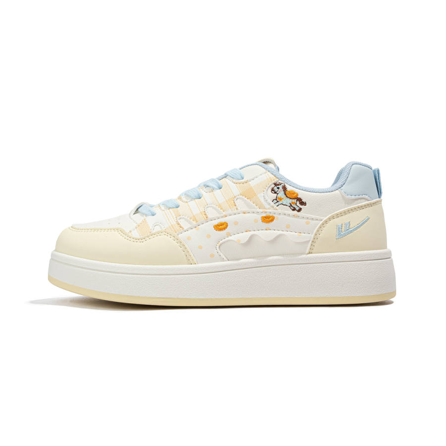 Warrior Synthetic Leather Abrasion Resistant Lightweight Low top Skateboard Shoes Women's Beige Yellow
