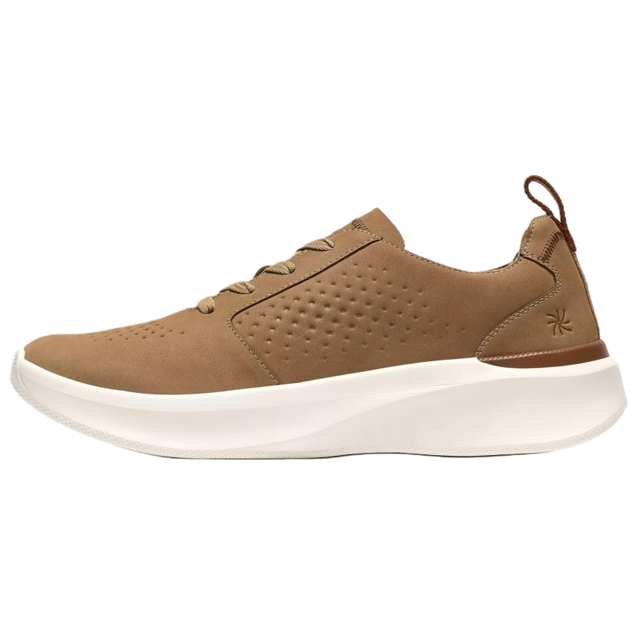 Clarks Casual Shoes Men's Low Top Sand
