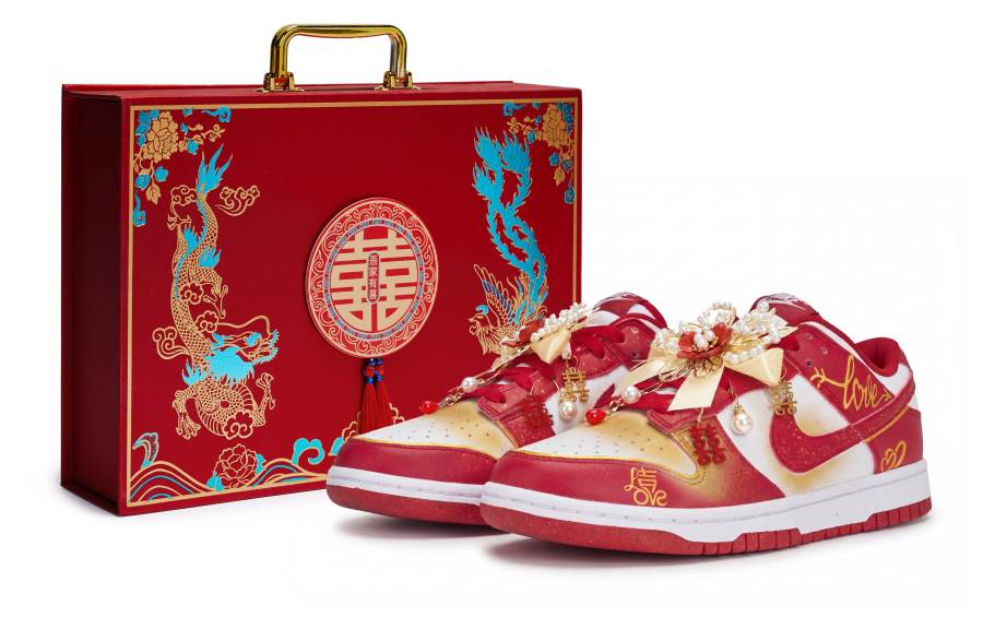 Nike Nike Dunk 811 Manufacturing, Love Bonds, Gift Box Slip Resistant Low top Skateboard Shoes Women's White Red Gold