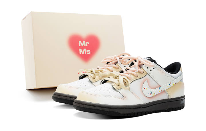 Nike Nike Dunk Low top Skateboard Shoes GS Women's White Pink
