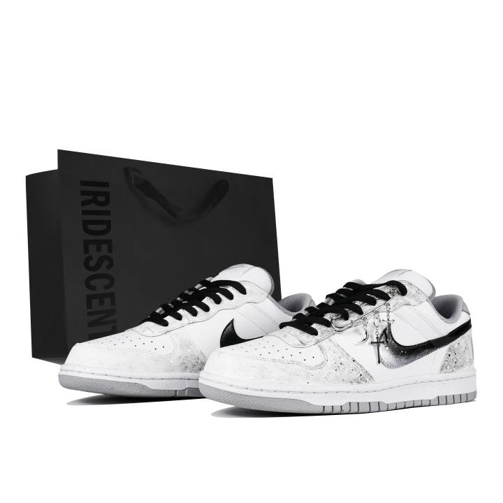 Nike Nike Big Low top Skateboard Shoes Men's Black White