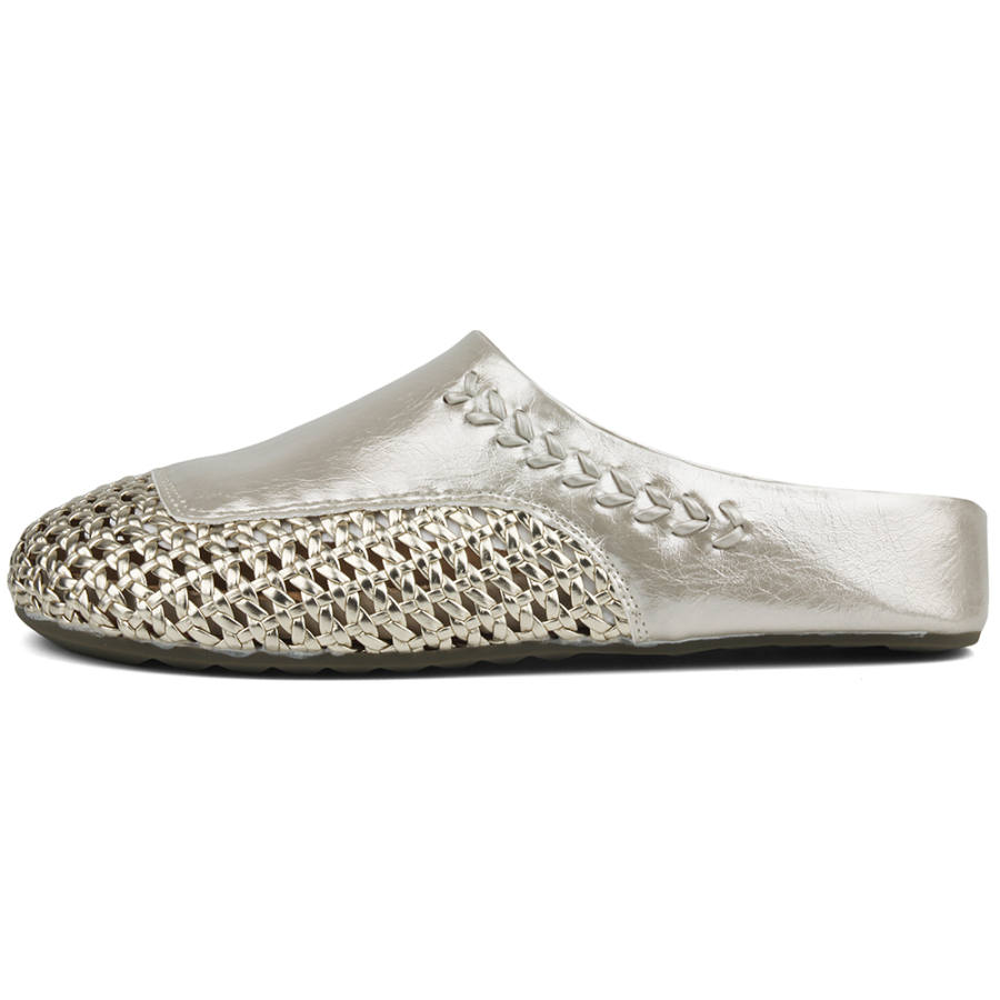 N6N8 Closed Toe Slippers Women's