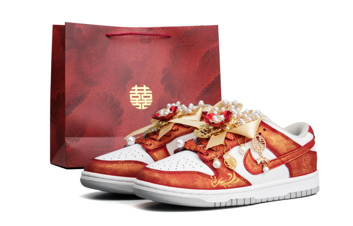 Nike Nike Dunk Cushioning Abrasion Resistant Slip Resistant Low top Skateboard Shoes Unisex Red Shopping Bag