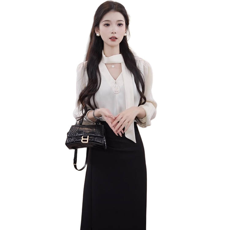 Cotton Gene Shirts Women's Apricot Shirt V Neck Thin Nipped In Waist