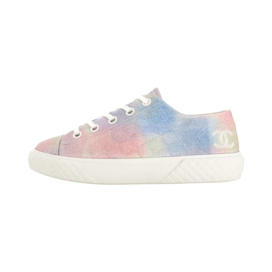 CHANEL Low top Stylish Skateboarding Shoes Women's Pink Blue White