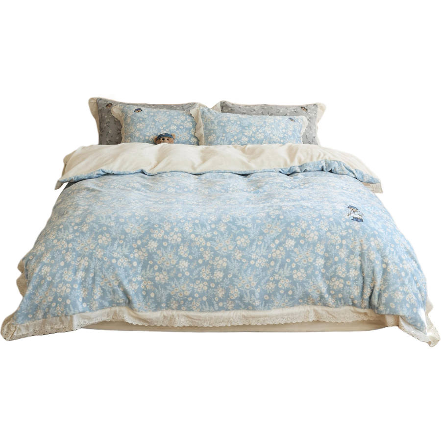 Teenie Weenie Bear French Cream Style Girly Lace Milk Velvet Four Piece Set