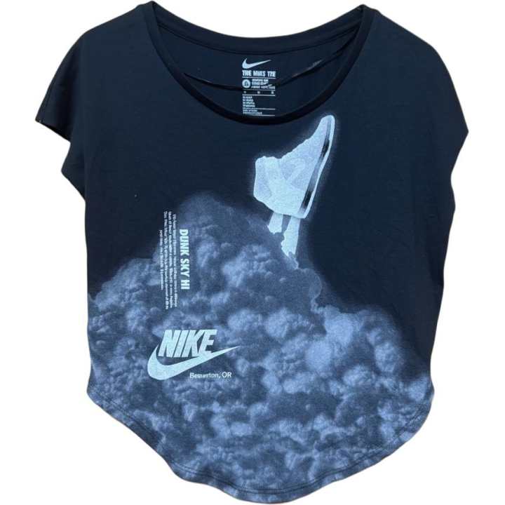 Nike Nike T Shirts Women's Black Crew Neck Moderate