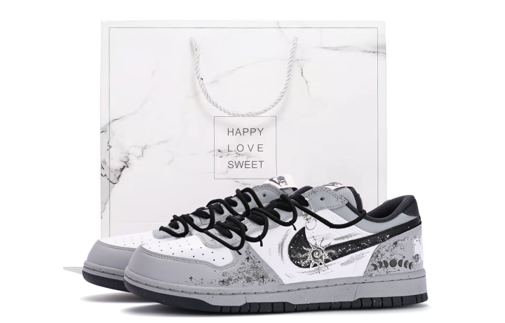 Nike Nike Dunk Coverage Slip Resistant Low top Skateboard Shoes Unisex White Black