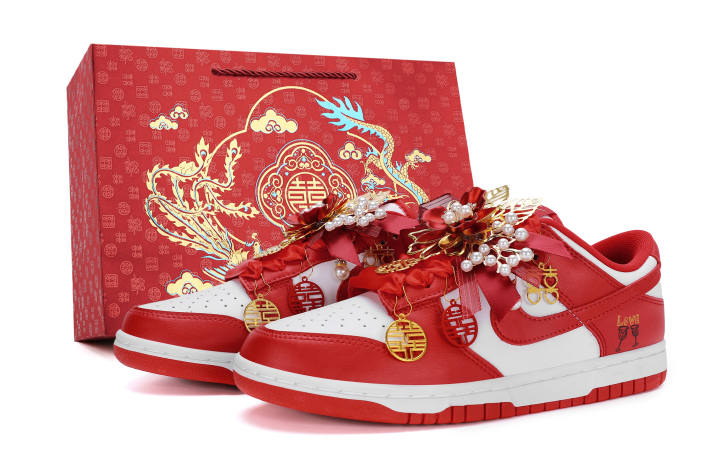 Nike Nike Dunk Low top Skateboard Shoes Women's Red