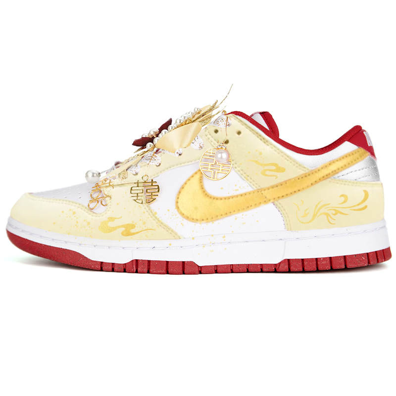 Nike Nike Dunk Nike Wedding Shoes Couple Abrasion Resistant Lightweight Low top Skateboard Shoes Unisex Red Gold