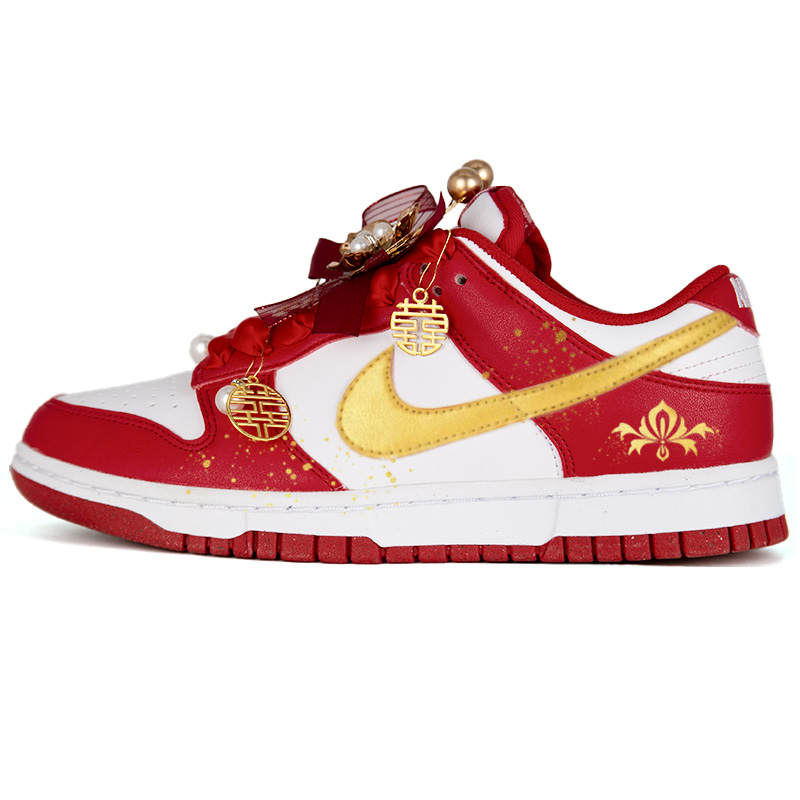 Nike Nike Dunk Nike Wedding Shoes Couple Abrasion Resistant Lightweight Low top Skateboard Shoes Unisex Red Gold