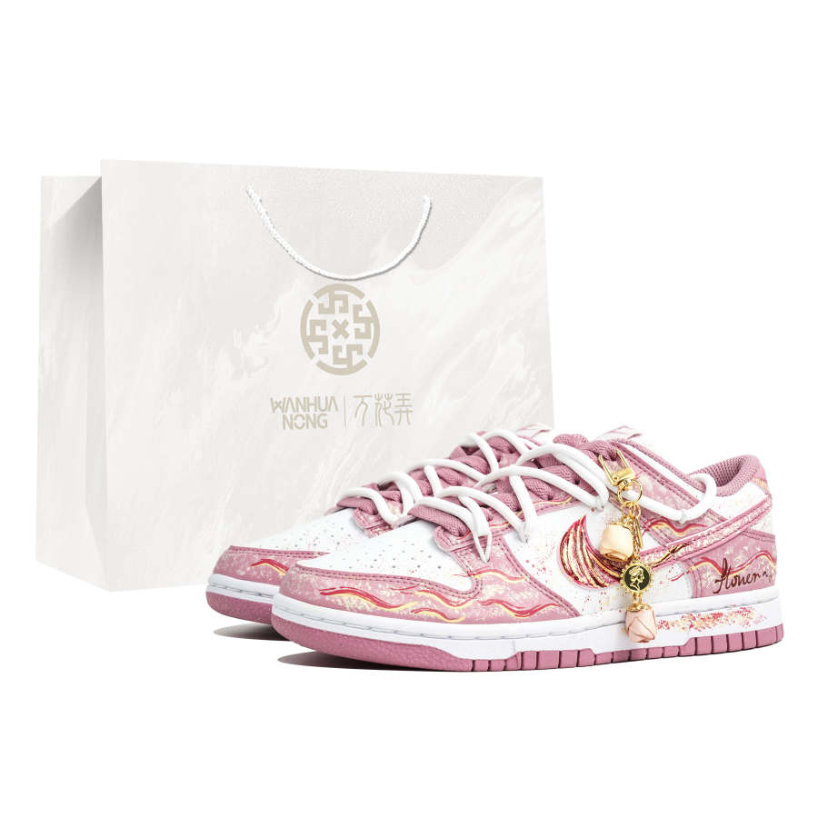 Nike Nike Dunk Kaleidoscope, Golden Guaihuo Fragrance, Shopping Bag Abrasion Resistant Low top Skateboard Shoes Women's Pink