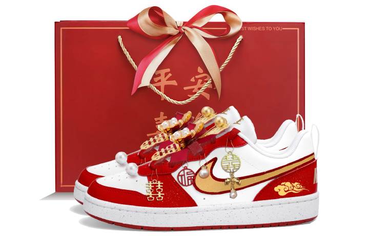 Nike Nike Court Borough 2 Low top Skateboard Shoes Women's White Red
