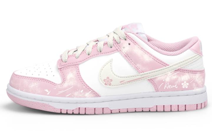 Nike Nike Dunk Low top Skateboard Shoes Women's Pink