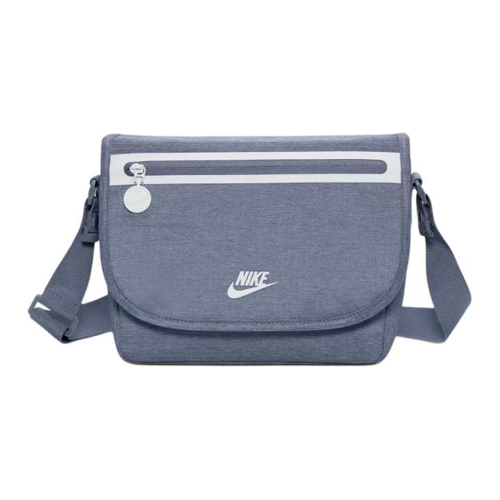 Nike Nike Futura Messenger Lunch Tote (7.5L)