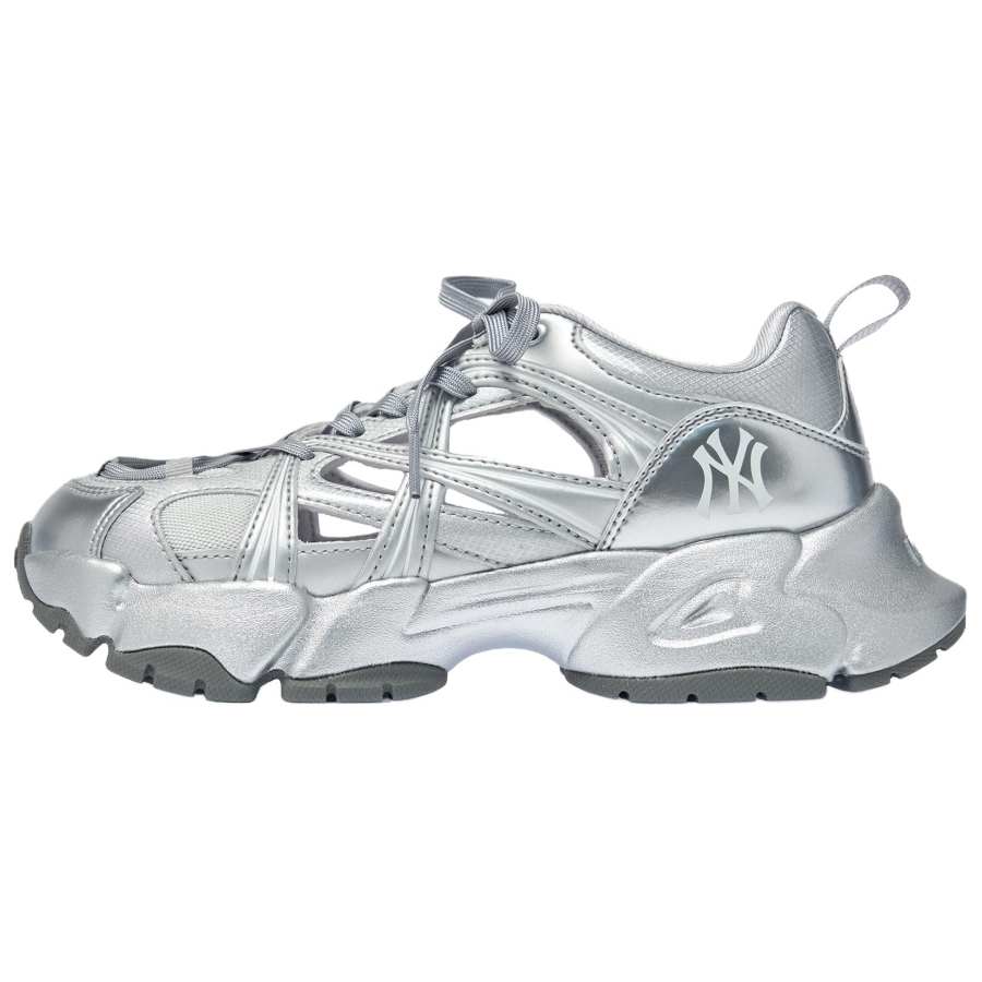 MLB New York Yankees Synthetic Leather Slip Resistant And Breathable River Trekking Shoes Unisex Silver