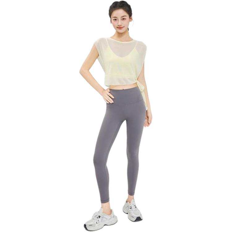 Barbie Fitness Sets Women's Cloud Mist Creamy Crew Neck Moderate