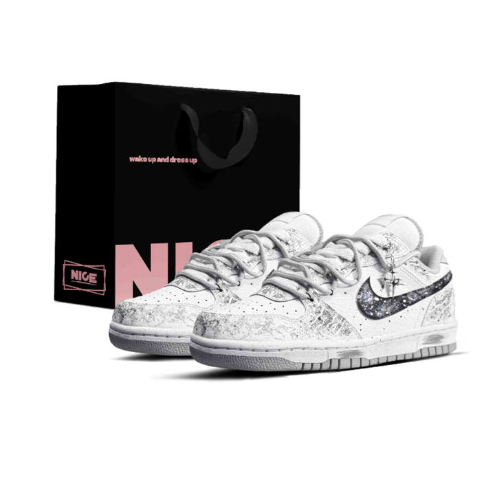 Nike Nike Big Abrasion Resistant Low top Skateboard Shoes Men's Gray
