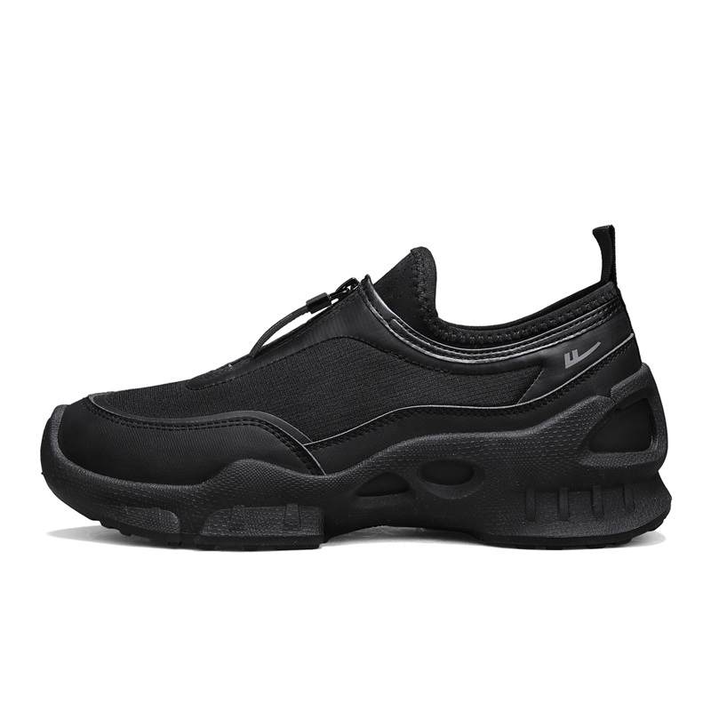 Warrior Coverage, Balance, Abrasion Resistant, Lightweight, Breathable Low top Casual Shoes Men's Black