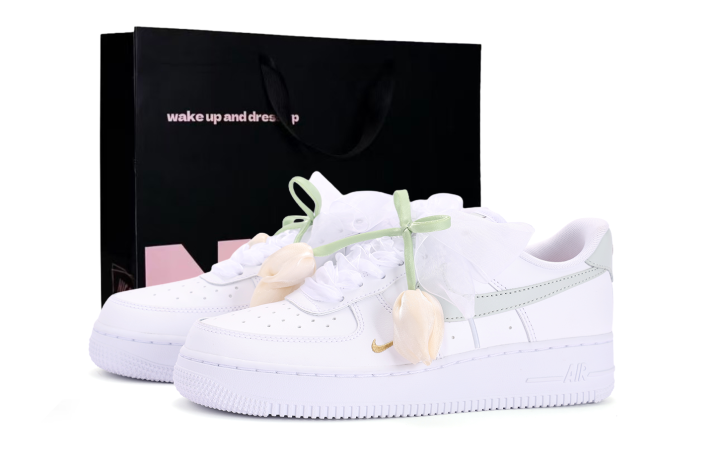 Nike Nike Air Force 1 Coverage Slip Resistant Abrasion Resistant Low top Skateboard Shoes Women's White Green