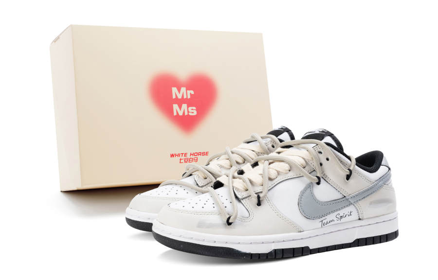 Nike Nike Dunk Slip Resistant Abrasion Resistant Low top Skateboard Shoes Unisex White Gray