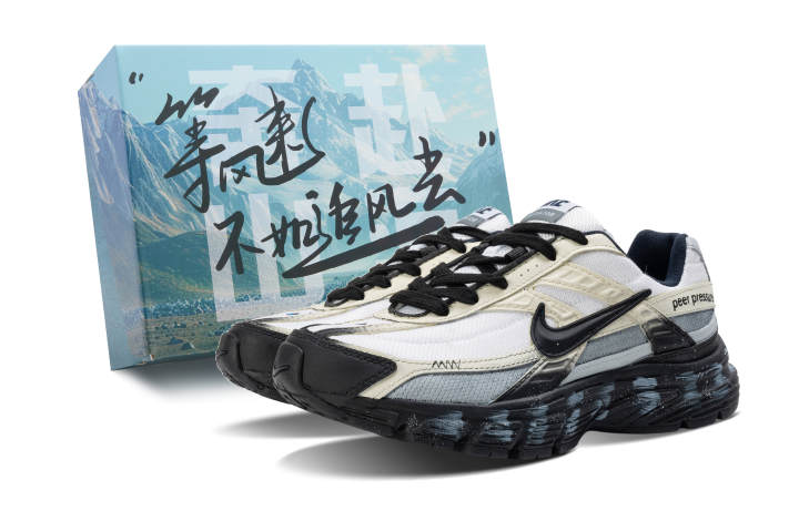Nike Nike Initiator Slip Resistant Abrasion Resistant Low top Running Shoes Men's Black White