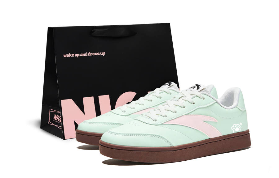 Anta Active Synthetic Leather, Textile Lightweight Abrasion Resistant Low top Skateboard Shoes Women's Green Pink