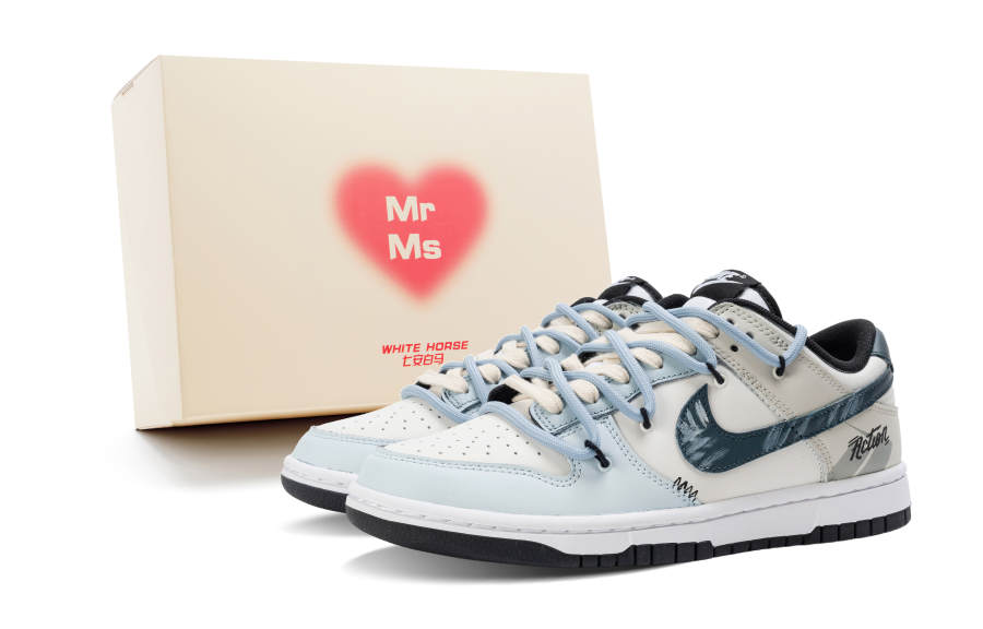 Nike Nike Dunk Low top Skateboard Shoes GS Women's Blue Brown