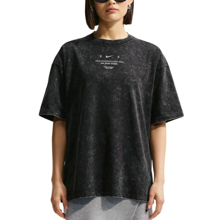 Nike Nike T Shirts Women's Black Crew Neck Moderate