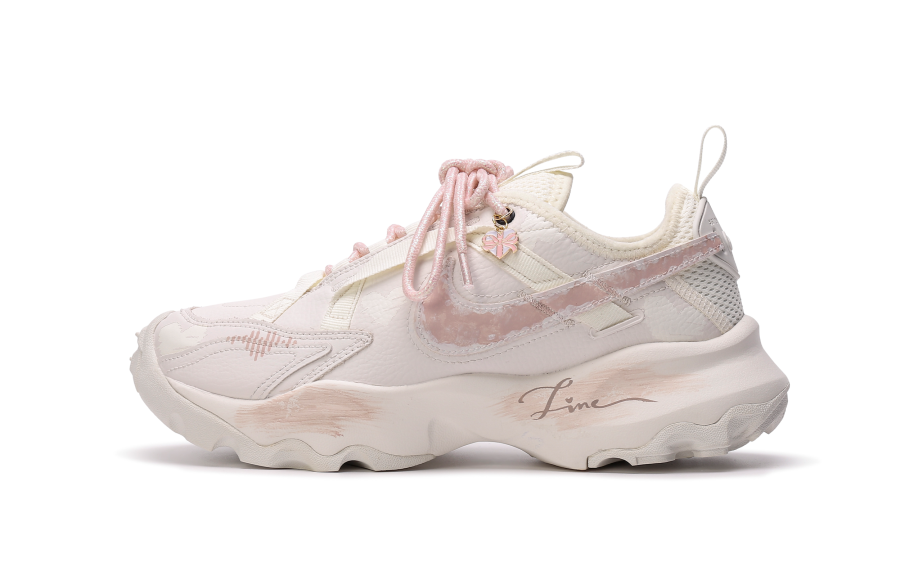 Nike Nike TC 7900 Listen To Your Heart Low top Casual Shoes Women's Pink