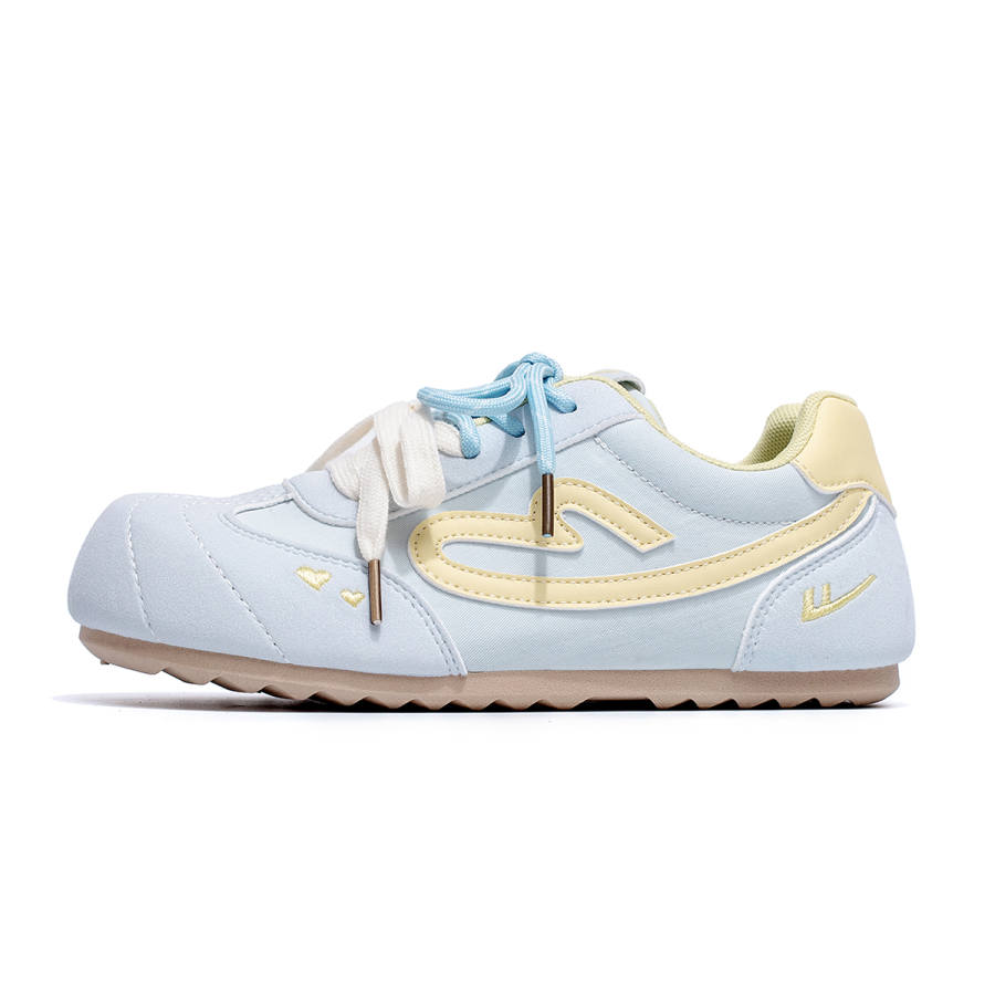 Warrior Youth Campus Style, White Flat Shoes Lightweight Abrasion Resistant Coverage Low top Casual Shoes Women's