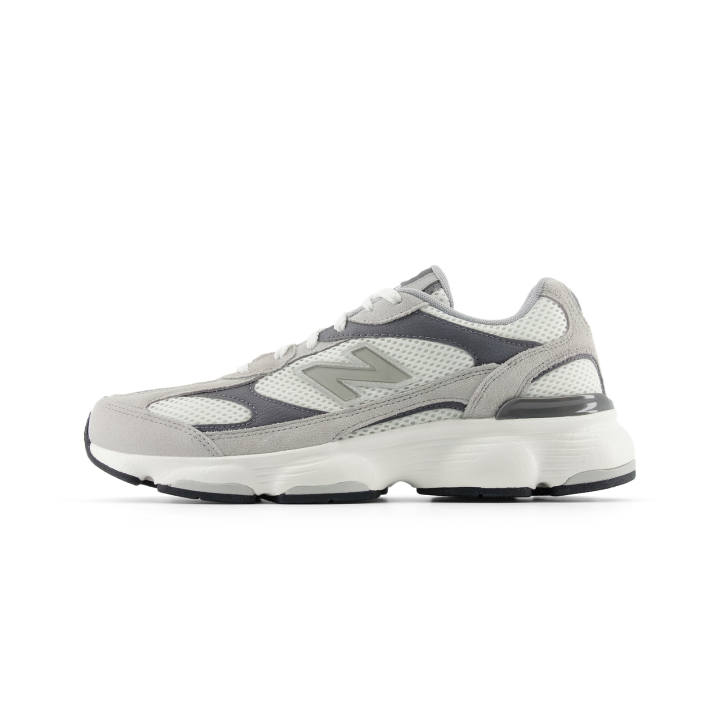 New Balance New Balance NB 603 Chunky Sneakers Unisex Light Gray