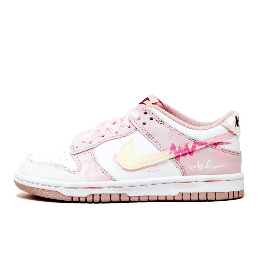 Nike Nike Dunk Slip Resistant Abrasion Resistant Low top Skateboard Shoes Women's Pink White