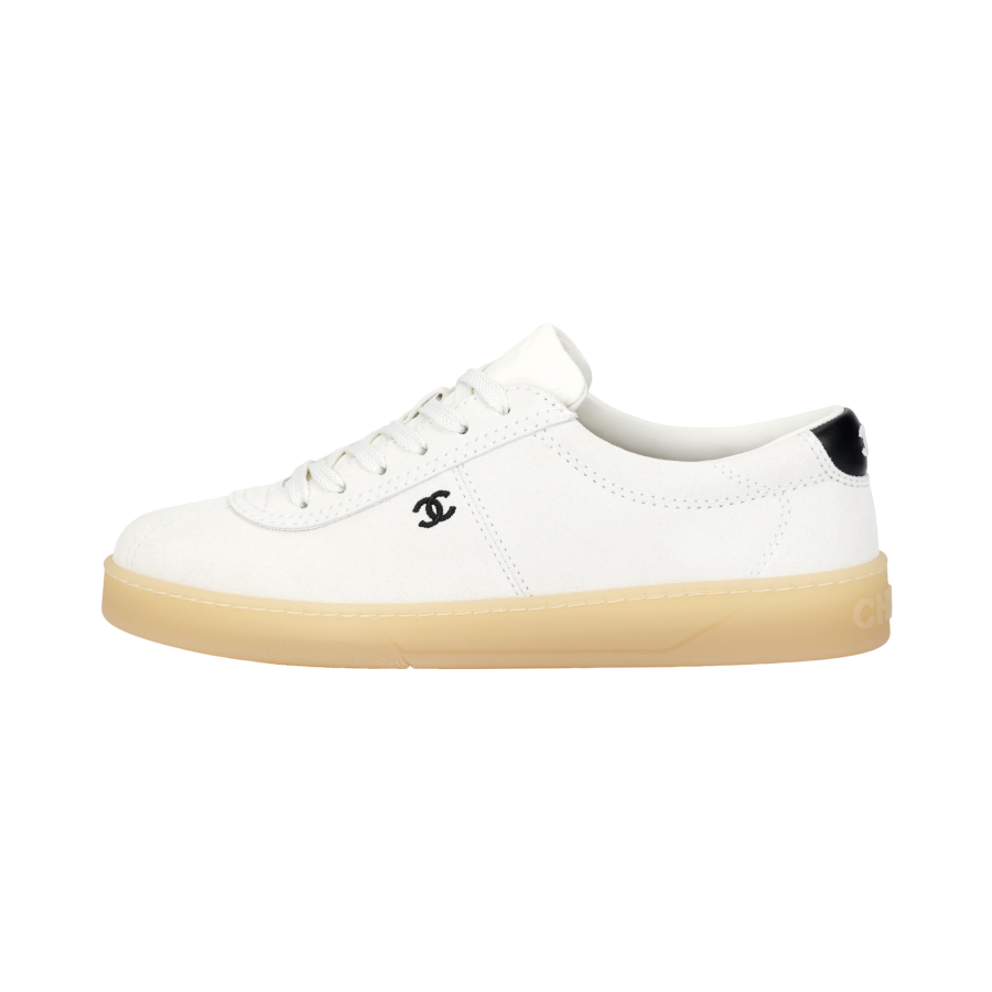 CHANEL 26S Low top Skateboard Shoes Women's White & Black