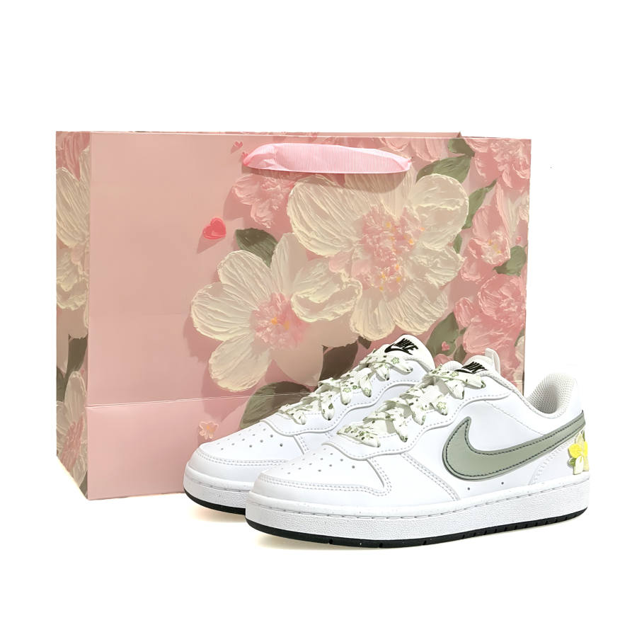 Nike Nike Court Borough The Wizard Of Oz Support Low top Kids' Skateboarding Shoes White Teenagers