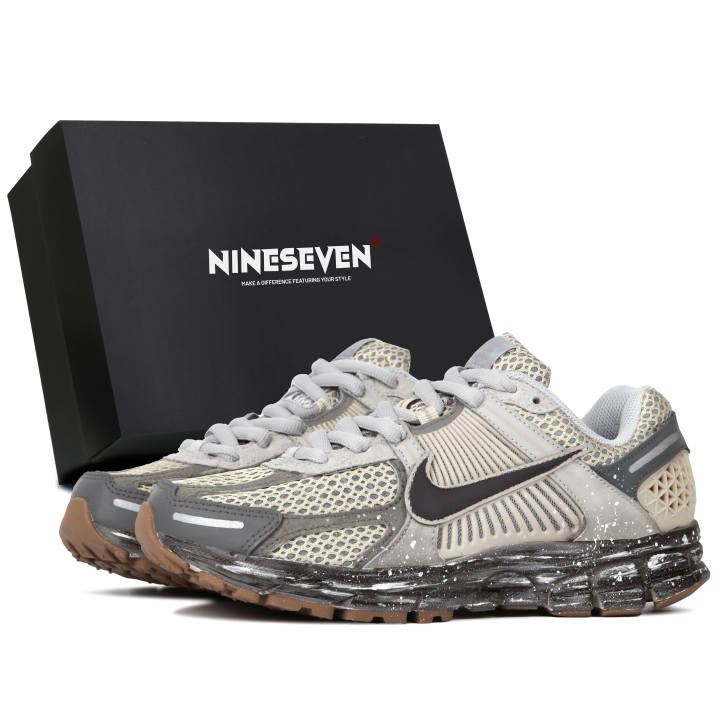 Nike Nike Zoom Vomero 5 Low top Running Shoes Men's Dirty Khaki