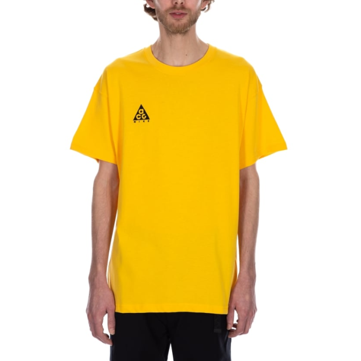 Nike Nike ACG T Shirts Men's Yellow Crew Neck Moderate