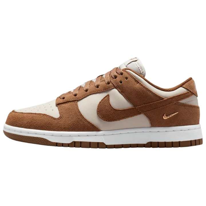 Nike Nike Dunk Suede Low top Skateboard Shoes Women's Beige Brown