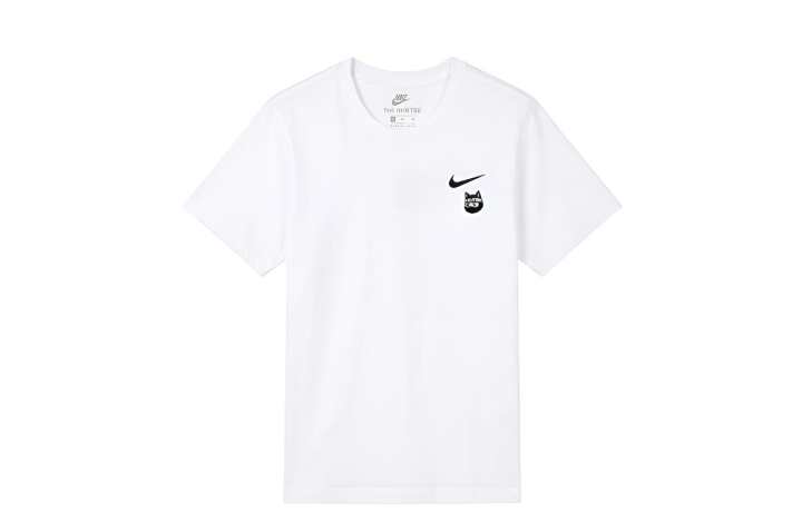 Nike Nike Sportswear T Shirts Men's White Crew Neck Moderate Straight Fit