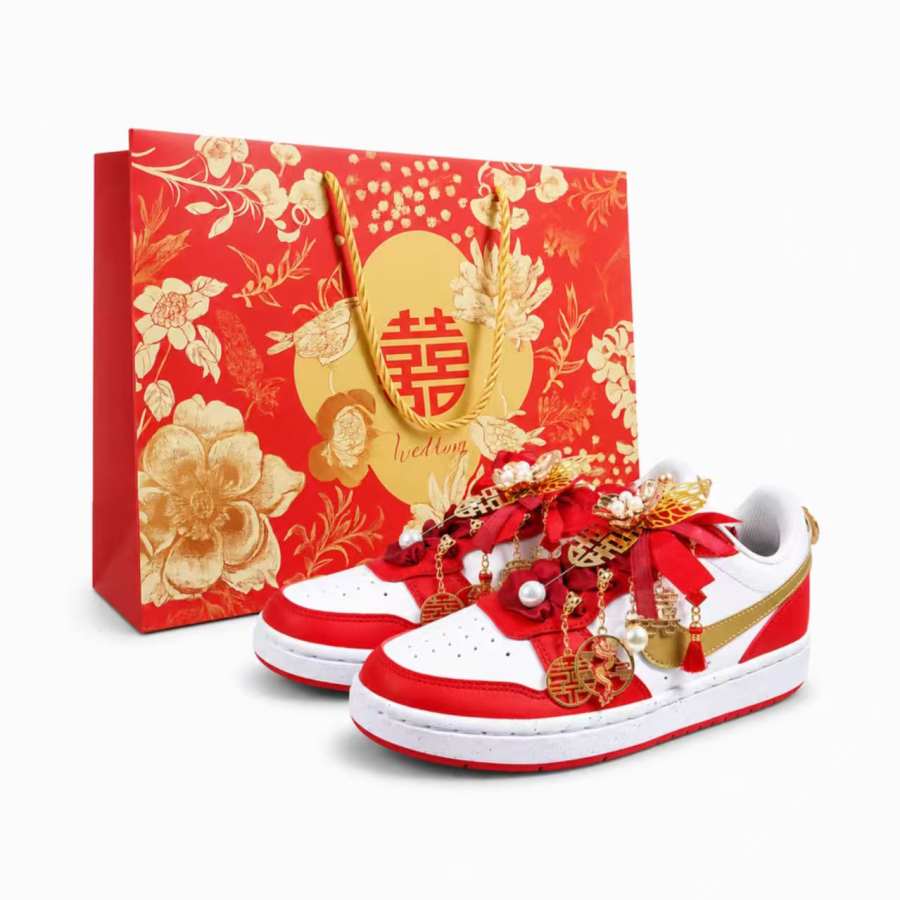 Nike Nike Skateboard Shoes Women's Low Top Gold