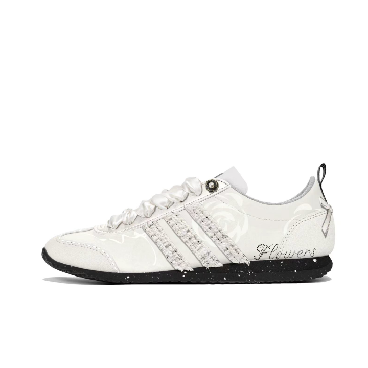 Adidas Adidas VS JOG 2.0 German Army Trainers Unisex Low Top Ecru