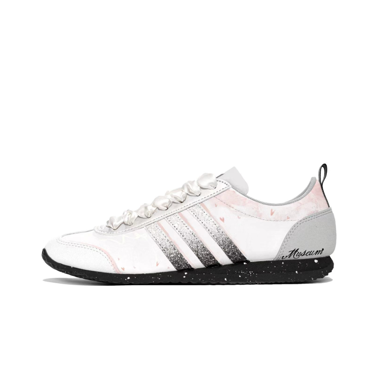 Adidas Adidas VS JOG 2.0 German Army Trainers Unisex Low Top White Black