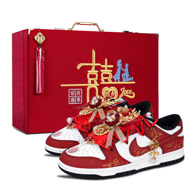 Nike Nike Dunk Skateboard Shoes Unisex Low Top Red Gold