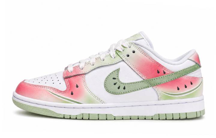 Nike Nike Dunk Skateboard Shoes Women's Low Top White/Green/Red