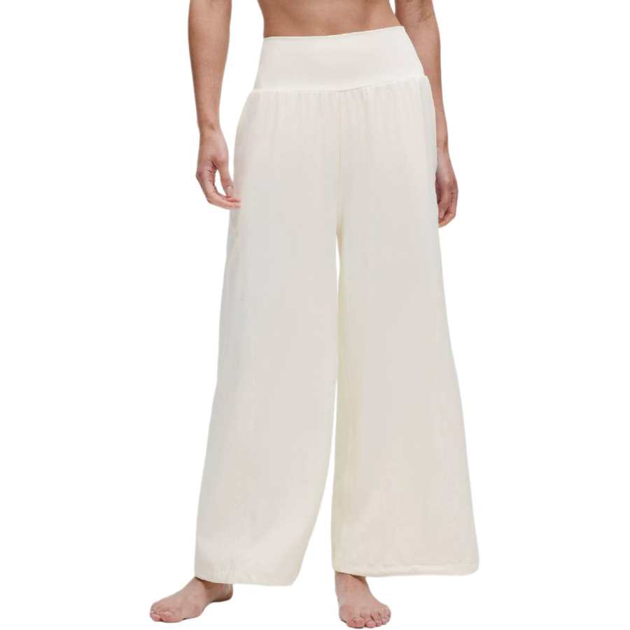 Lululemon Yoga Pants Women's Coconut Milk White/CABA Moderate