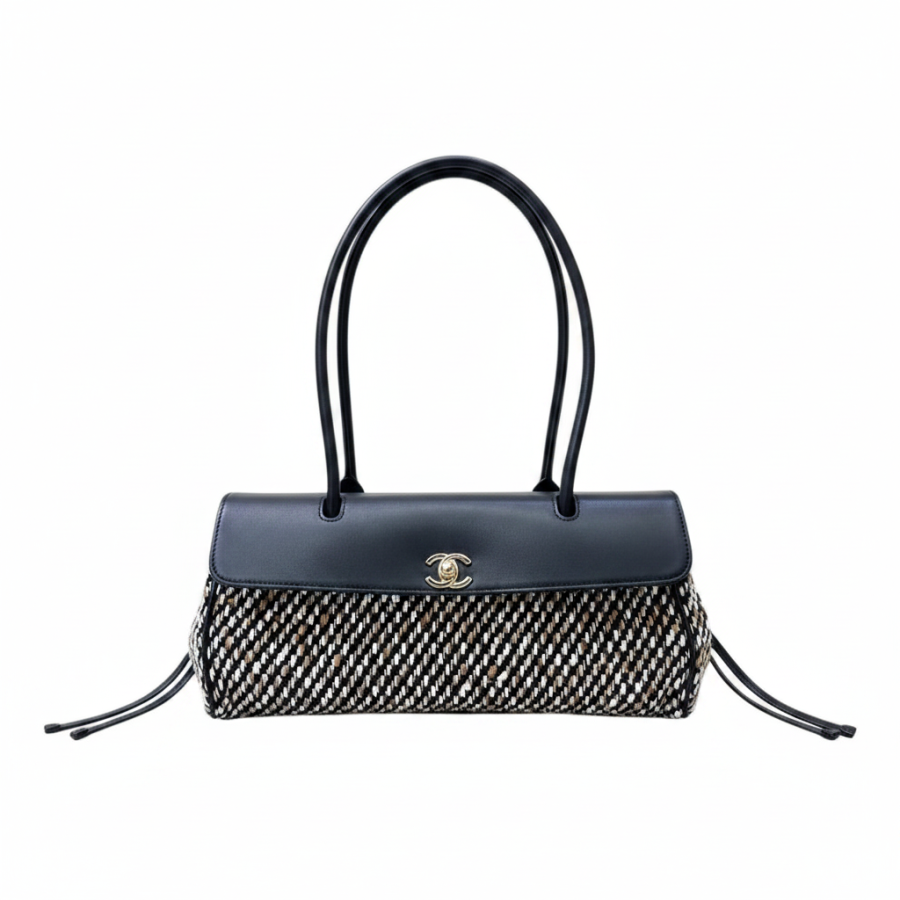 CHANEL CHANEL Shoulder Bags