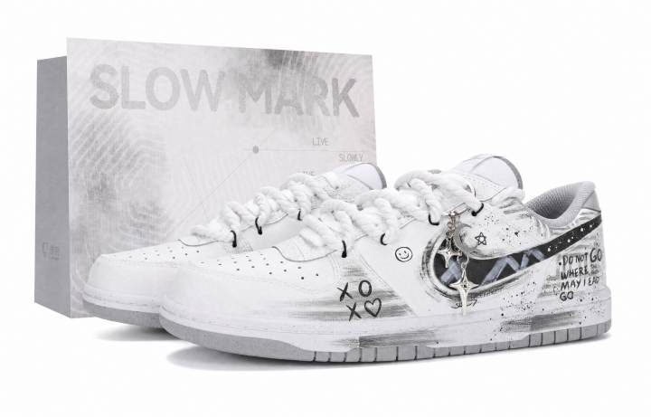 Nike Nike Big Low top Skateboard Shoes Men's White Gray