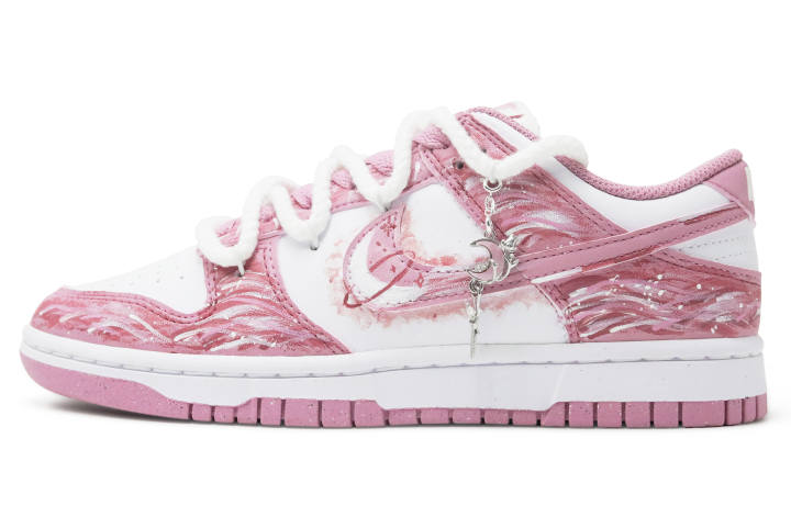 Nike Nike Dunk SSS Manufacturing, Falling Moon Abrasion Resistant Abrasion Resistant Low top Skateboard Shoes Women's Pink
