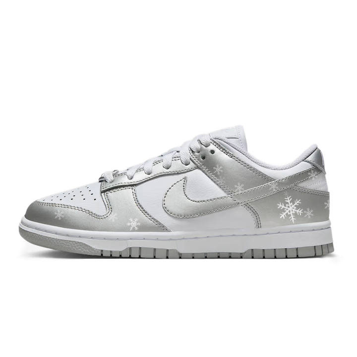 Nike Nike Dunk Skateboard Shoes Women's Low Top Silver