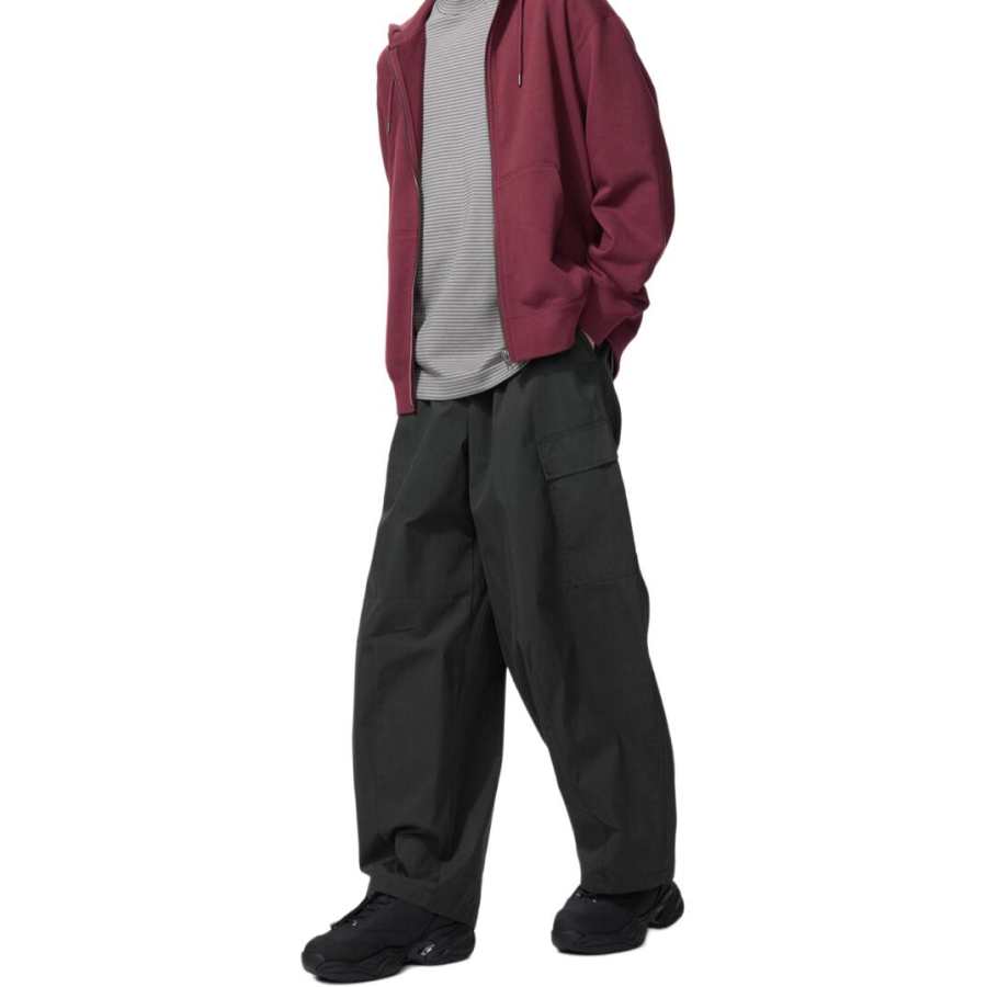 UNIQLO Casual Pants Unisex Black Moderate Straight Fit Pants
